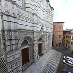 فندق مبيت وإفطار Palazzo Del Magnifico 3*