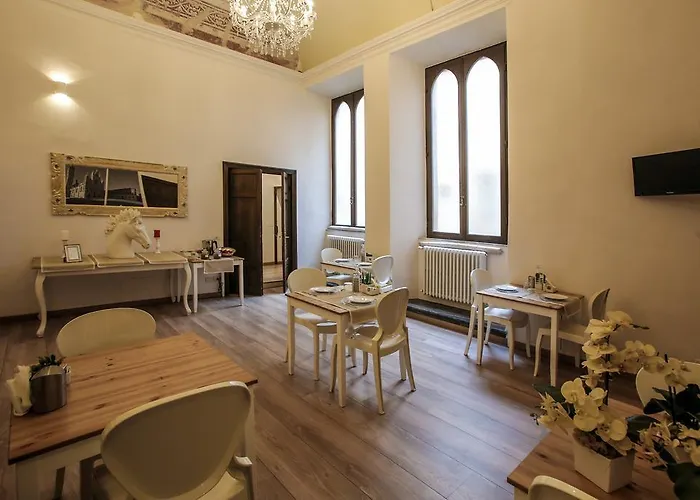 Palazzo Del Magnifico Bed & Breakfast Siena