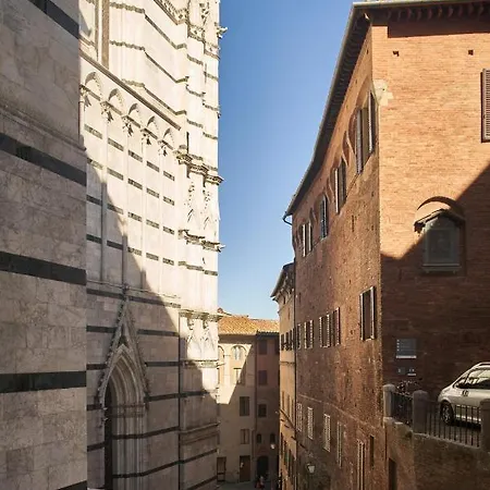 Couette-café Palazzo Del Magnifico 3*