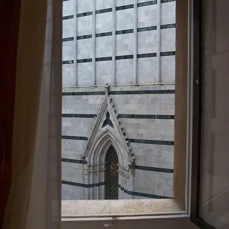 Palazzo Del Magnifico Bed & Breakfast Siena
