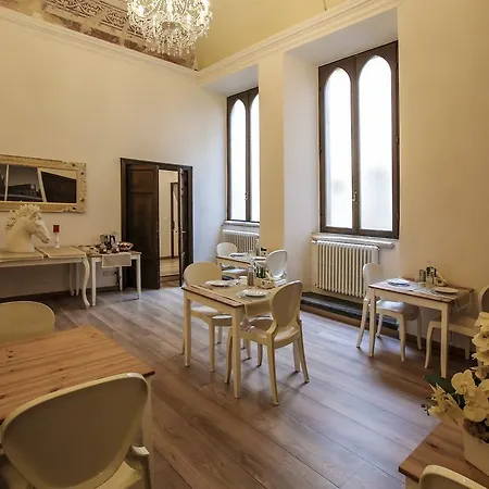 Palazzo Del Magnifico Couette-café Sienne