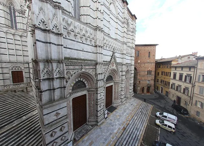 לינה וארוחת בוקר Palazzo Del Magnifico 3*